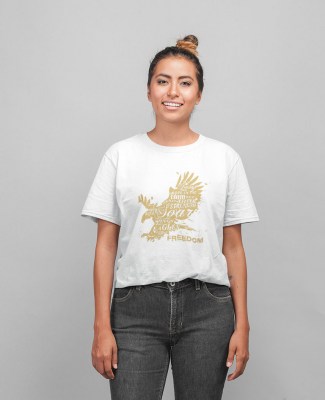 Boyfriend T-shirt FRUIT OF THE LOOM Gold Eagle σε λευκό χρώμα.